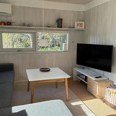 Hébergement de vacances Timber House With Large Garden 70 M From Knebel