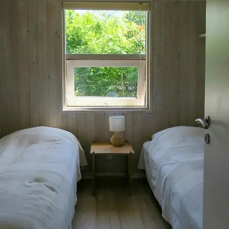 Timber House With Large Garden 70 M From Hébergement de vacances Knebel