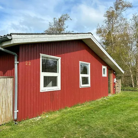 Hébergement de vacances Timber House With Large Garden 70 M From *